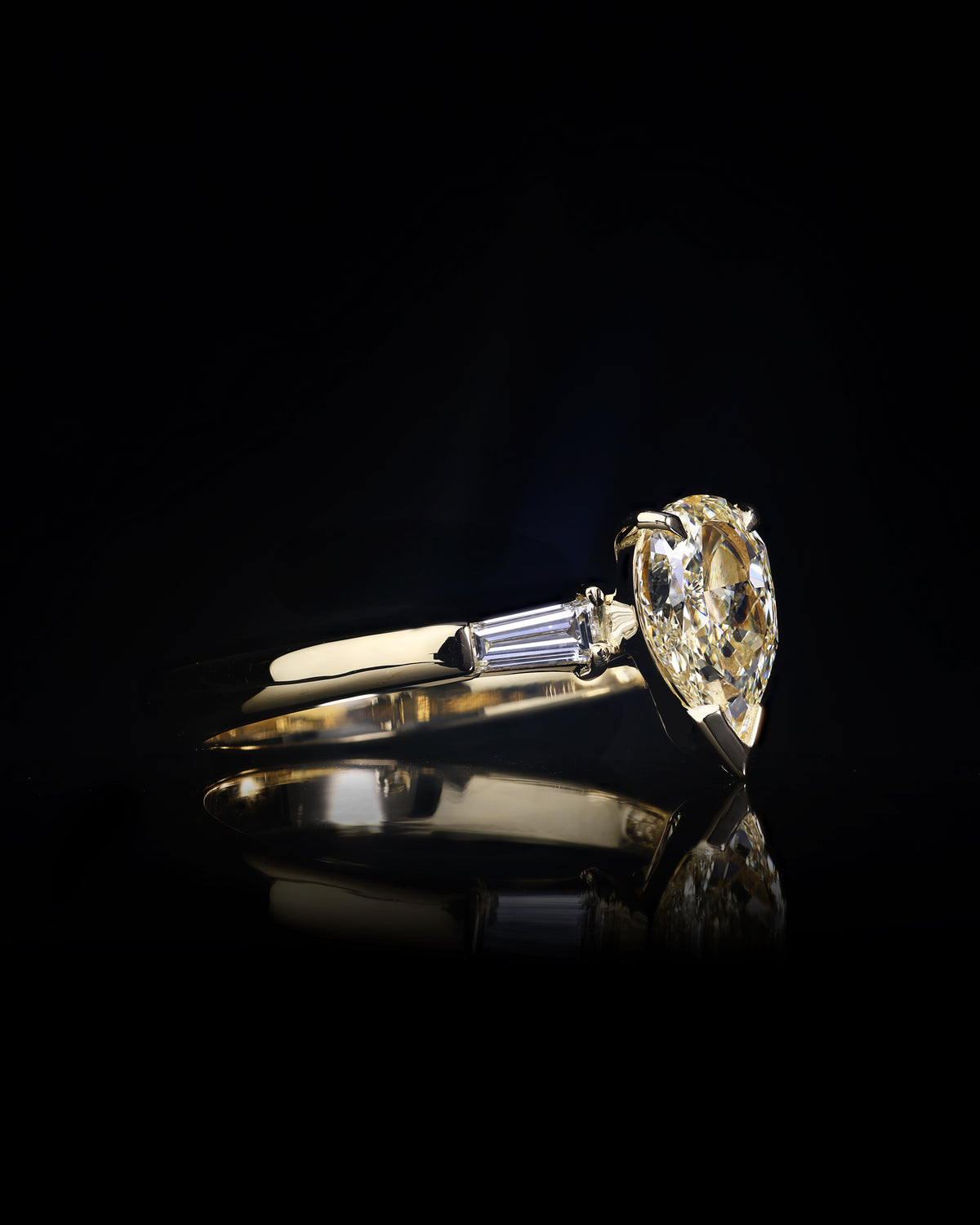Australian Argyle Fancy light Yellow Diamond Ring