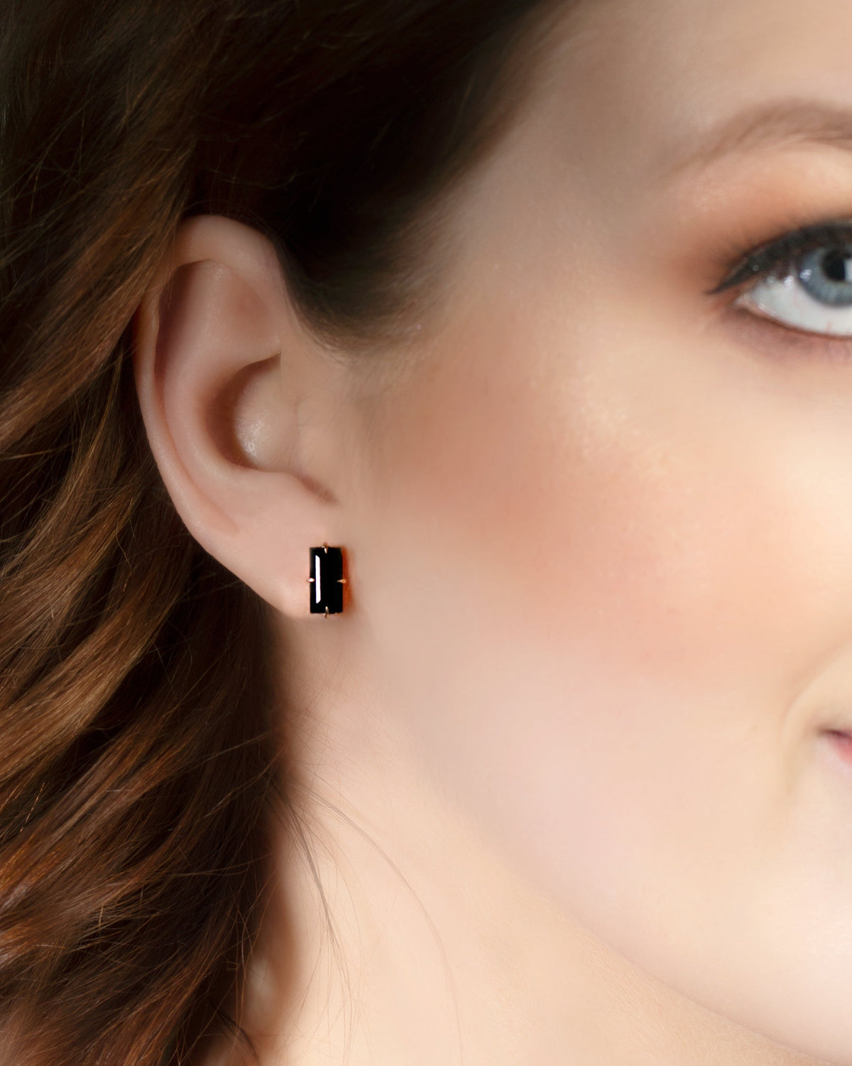 Black Sapphire Stud Earring 18ct Rose Gold