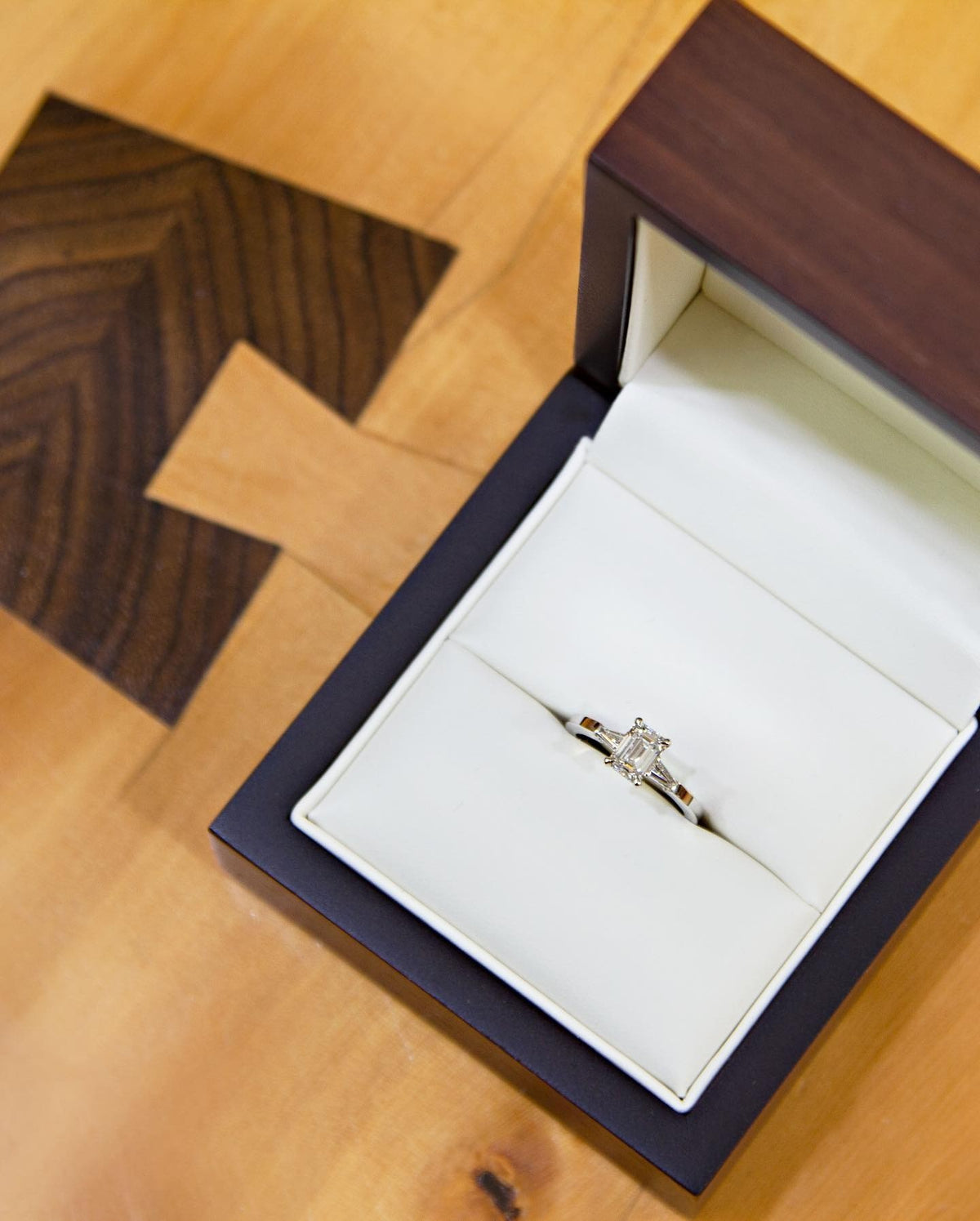 Diamond & Emerald platinum Engagement Ring - PG-BI-057 - image 2