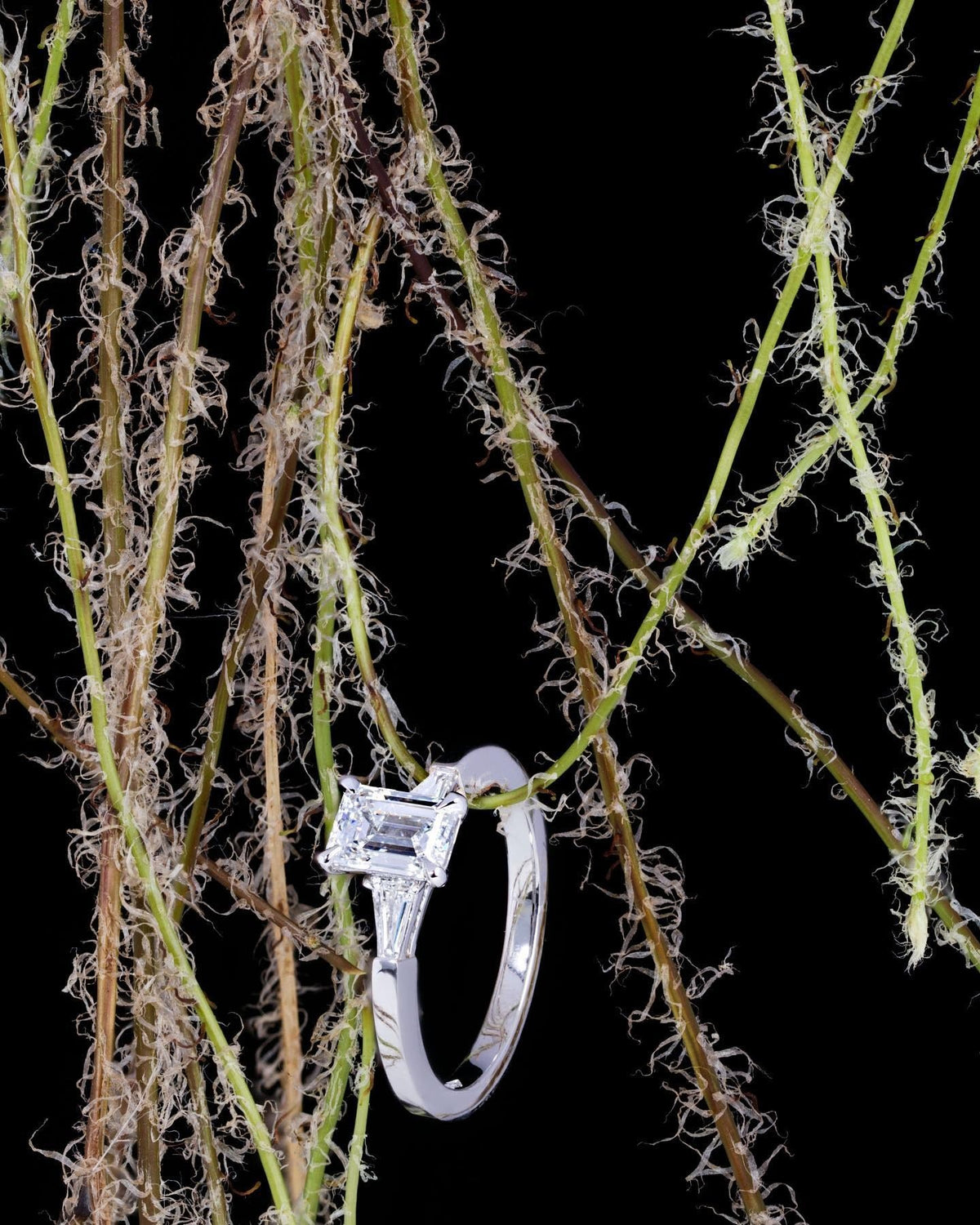 Diamond & Emerald platinum Engagement Ring - PG-BI-057 - image 3