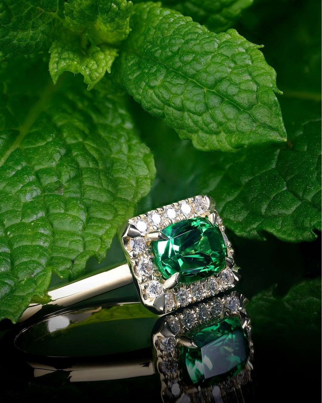 Tsavorite garnet and diamond ring - PG-BI-168 - image 2