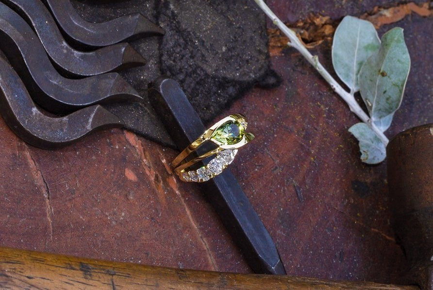 Australian central Queensland green sapphire and diamond Ring - PG-BI-181 - image 2