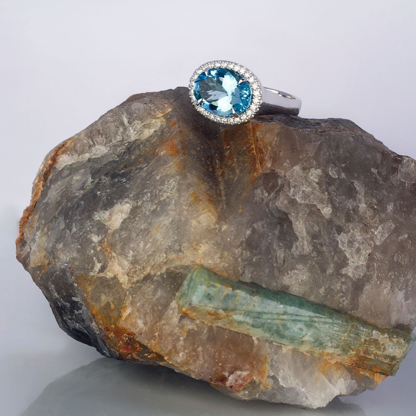 4ct Aquamarine and diamond ring featuring an east-west setting - PG-BI-198 - image 1