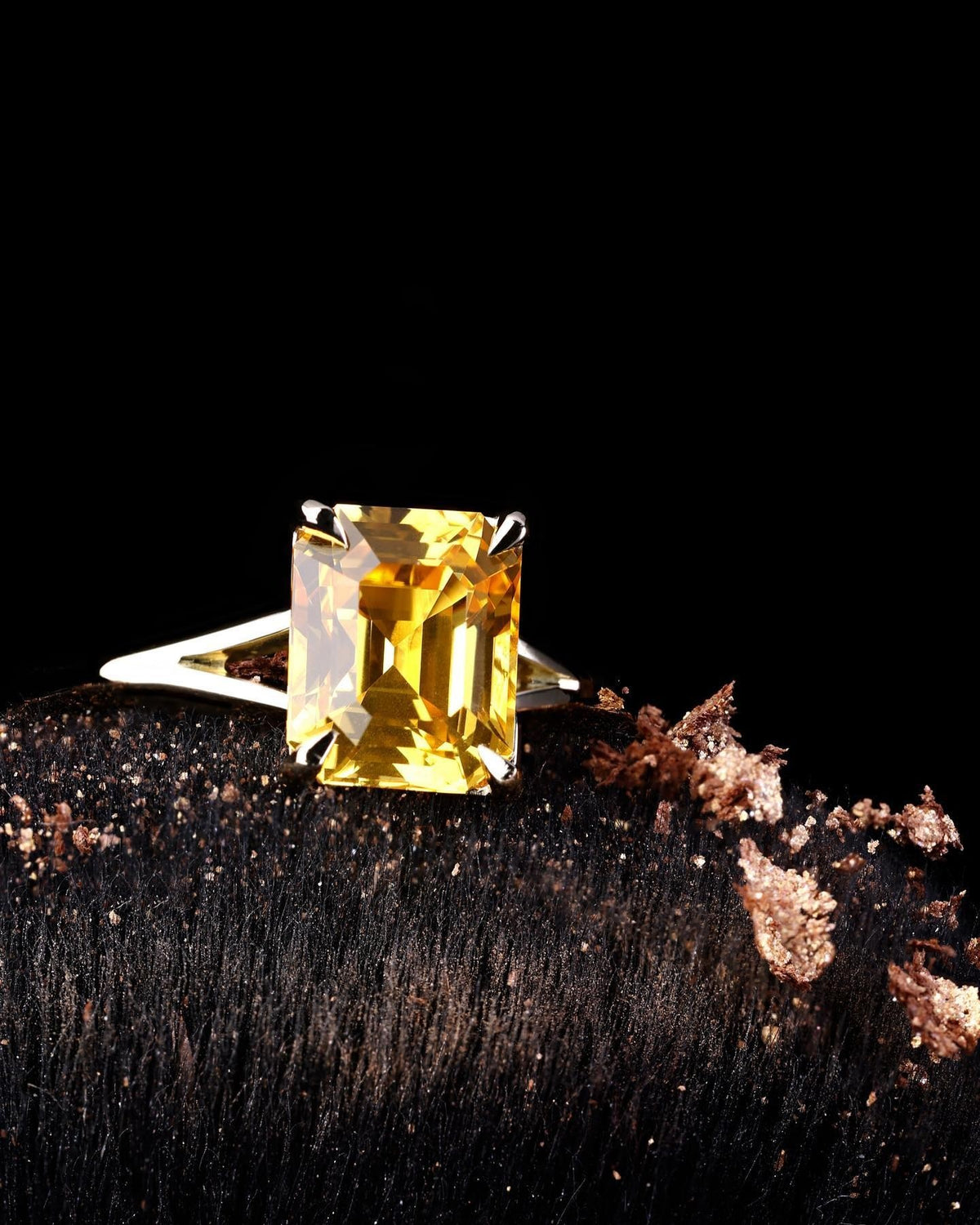 2.6ct Golden Sri Lankan Sapphire ring - PG-BI-299 - image 3