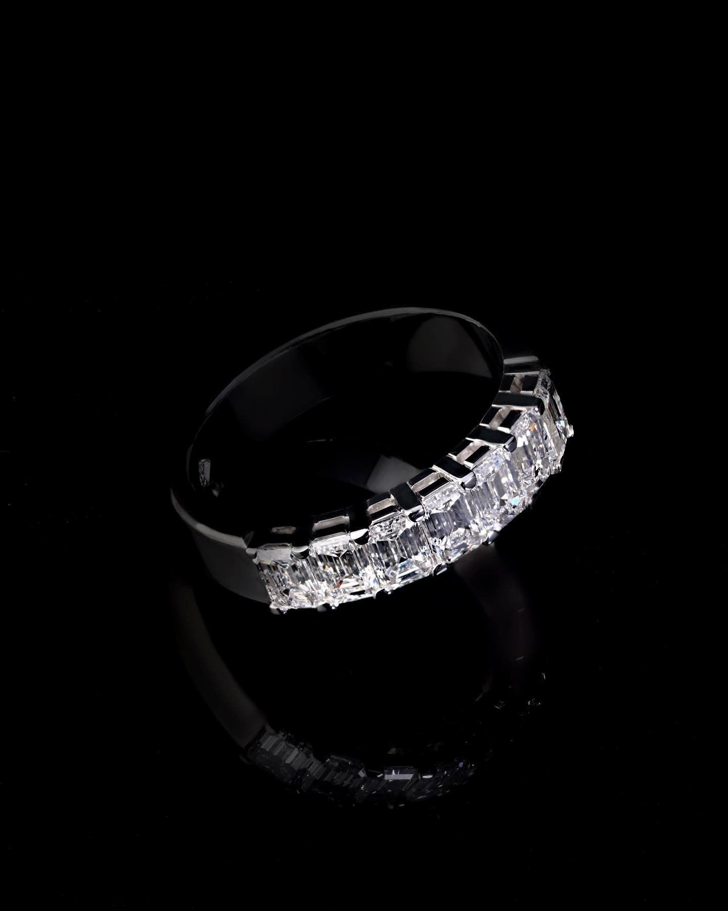 Diamond & Emerald platinum Wedding Band - PG-BI-323 - image 1