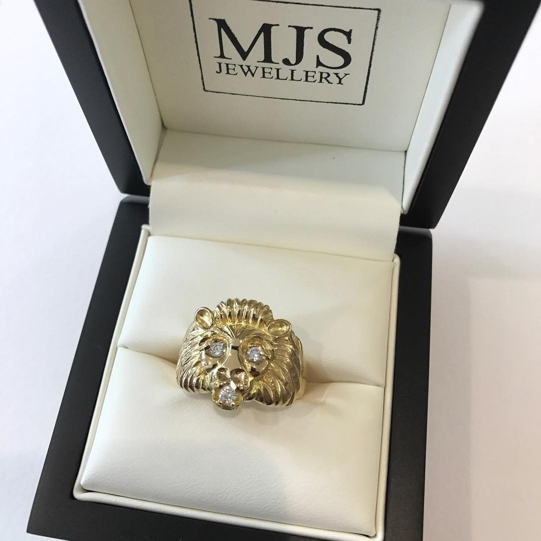 18ct yellow gold featuring diamond eyes & mouth - PG-BI-755 - image 1